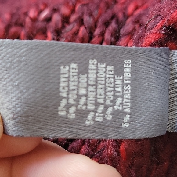 American Eagle Outfitters small red/burgundy waist length cardigan - Picture 5 of 5